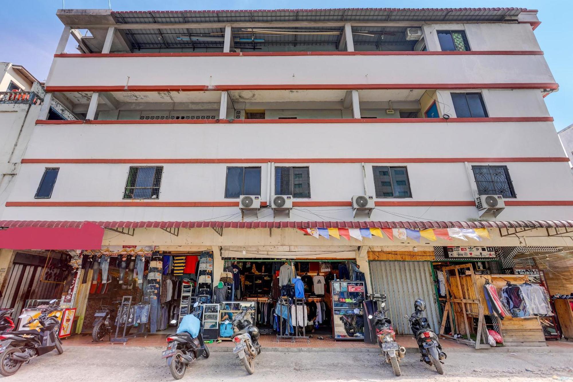 Oyo 92322 Hasan House Syariahnearpelabuhan Feri Harbor Bay Nagoya Kültér fotó